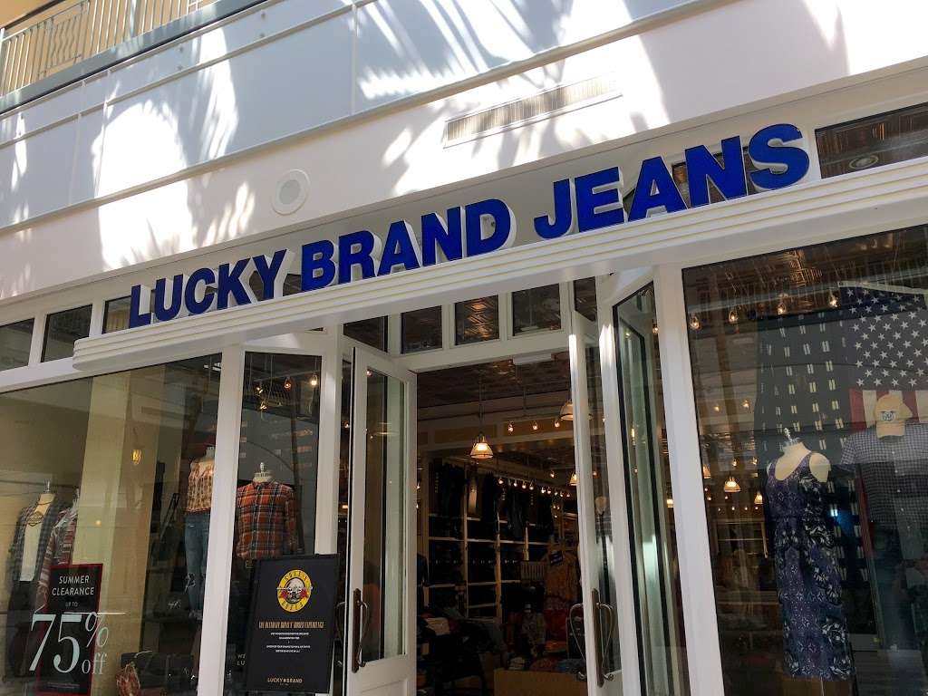 Lucky Brand | 131 E Sailer Dr Space 1032, San Mateo, CA 94403, USA | Phone: (650) 525-1389