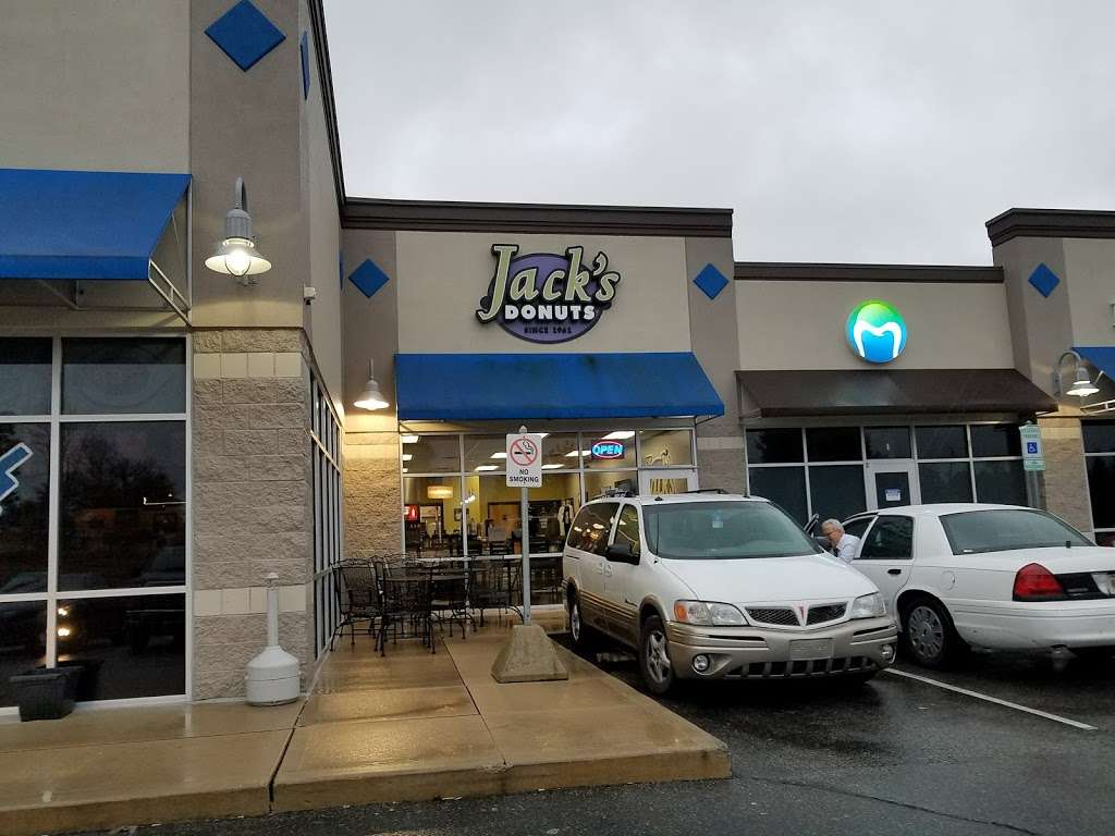 Jacks Donuts | 6835-6999 E Southport Rd, Indianapolis, IN 46237, USA | Phone: (317) 884-9765