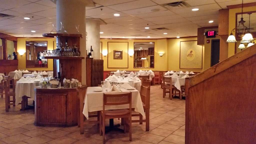 Ponte Vecchio Restaurant | 435 Newbury St #101, Danvers, MA 01923, USA | Phone: (978) 777-9188