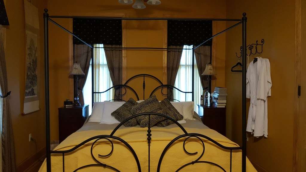 Amethyst Inn Bed & Breakfast | 144 W Main St, Adamstown, PA 19501, USA | Phone: (717) 484-0800