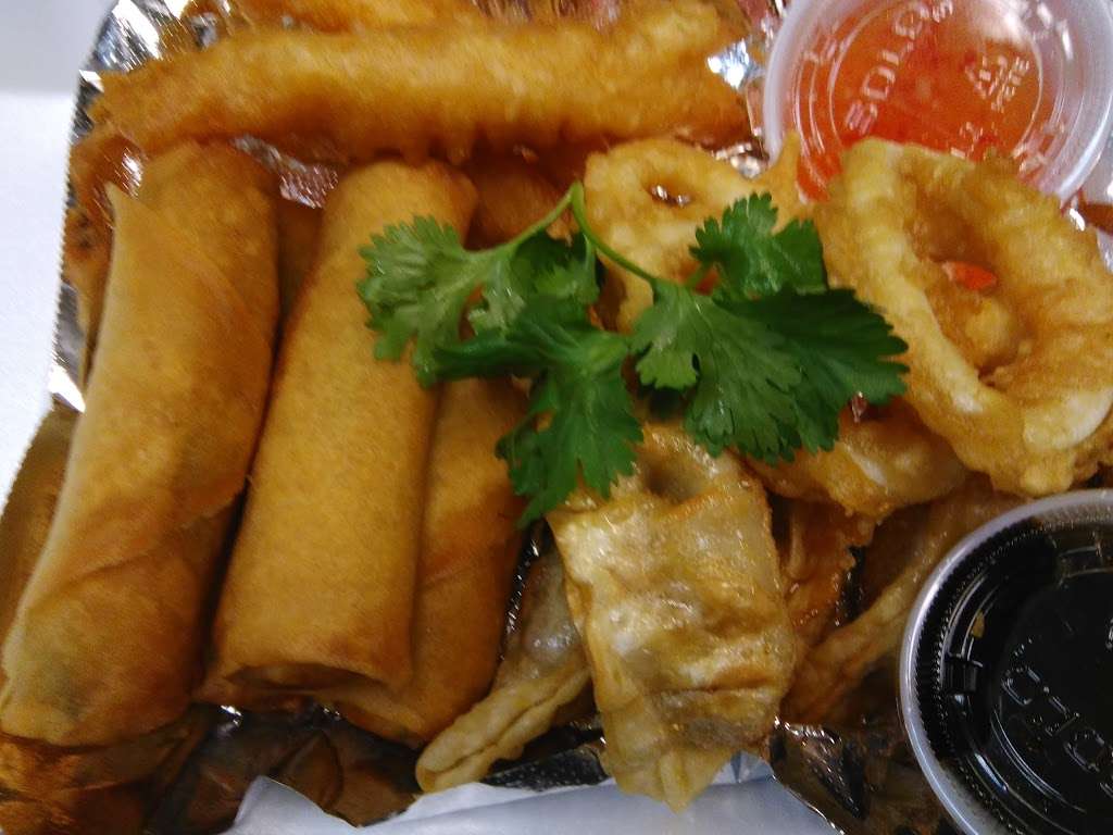 Phang Roy Thai Cuisine | 877 S Citrus Ave, Azusa, CA 91702 | Phone: (626) 966-8797