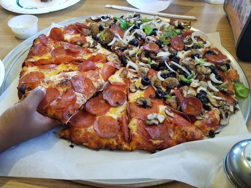 Round Table Pizza | 3909 Thornton Ave, Fremont, CA 94536 | Phone: (510) 793-9393