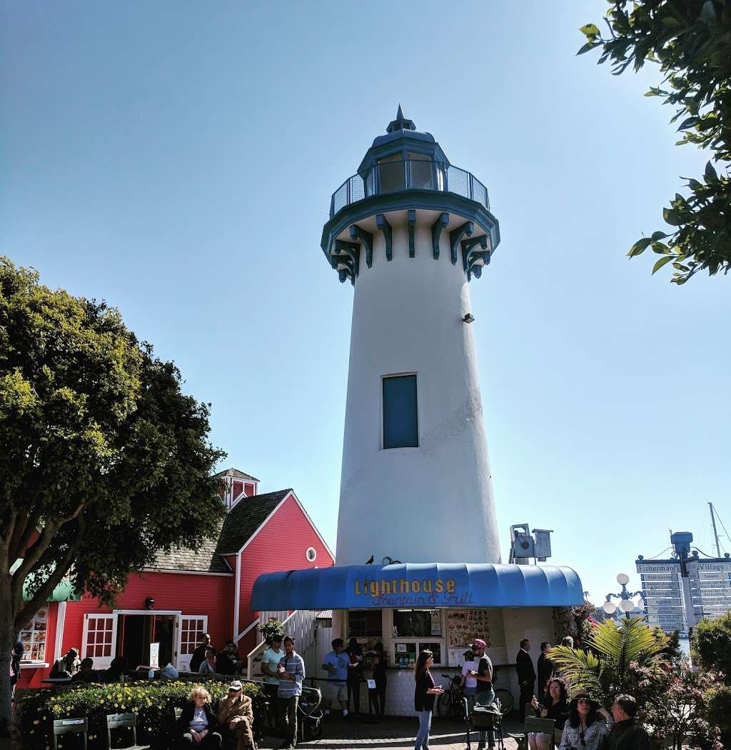 Lighthouse Fountain & Grill | Fishermans Village,, 13735 Fiji Way, Marina Del Rey, CA 90292, USA | Phone: (310) 921-4419