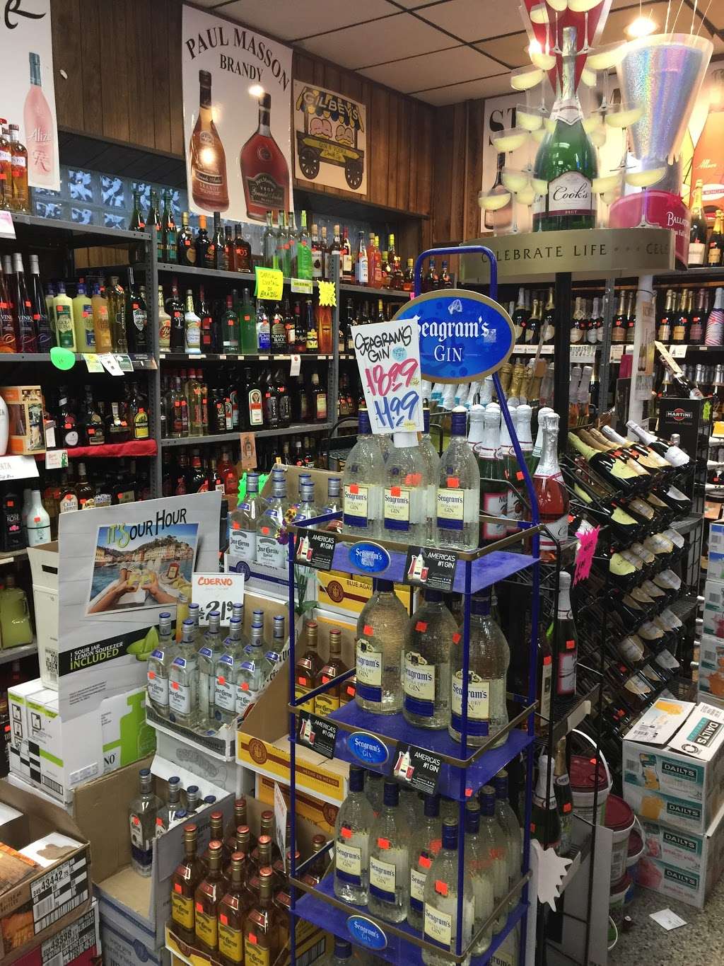 Latelas Discount Liquors | 2733 Annapolis Rd, Hanover, MD 21076, USA | Phone: (410) 799-7110