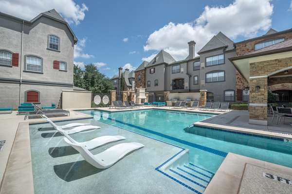 Manchester State Thomas Apartments | 3010 State St, Dallas, TX 75204 | Phone: (214) 999-9320