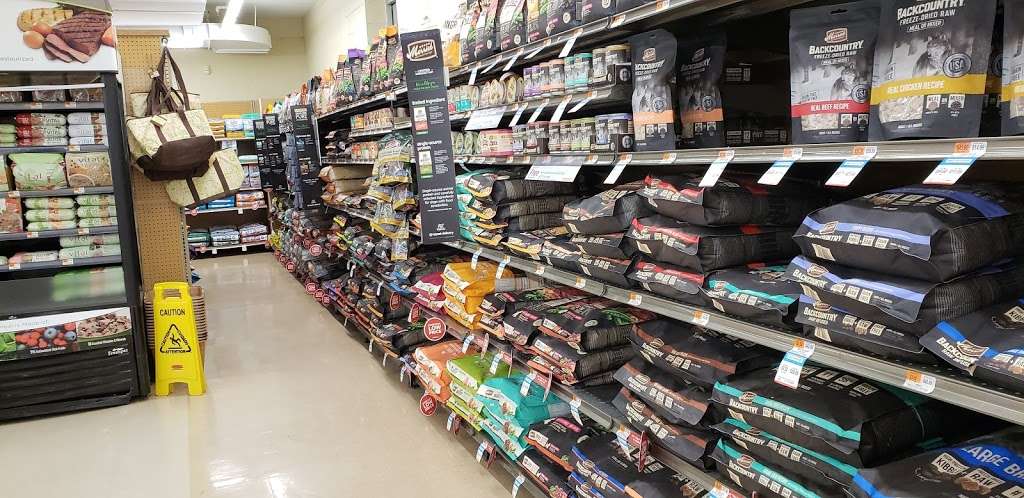 Petco | 239 Newburyport Turnpike, Topsfield, MA 01983, USA | Phone: (978) 887-7387