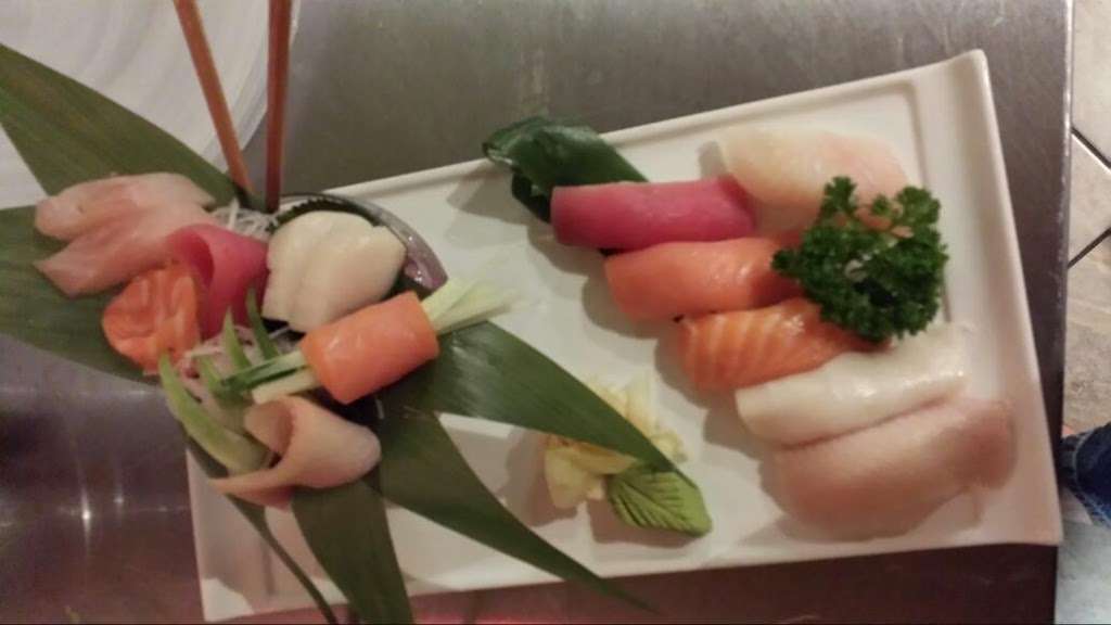 Kimberli Sushi bar & Restaurant | 2547 W Lawrence Ave, Chicago, IL 60625, USA | Phone: (773) 942-7351