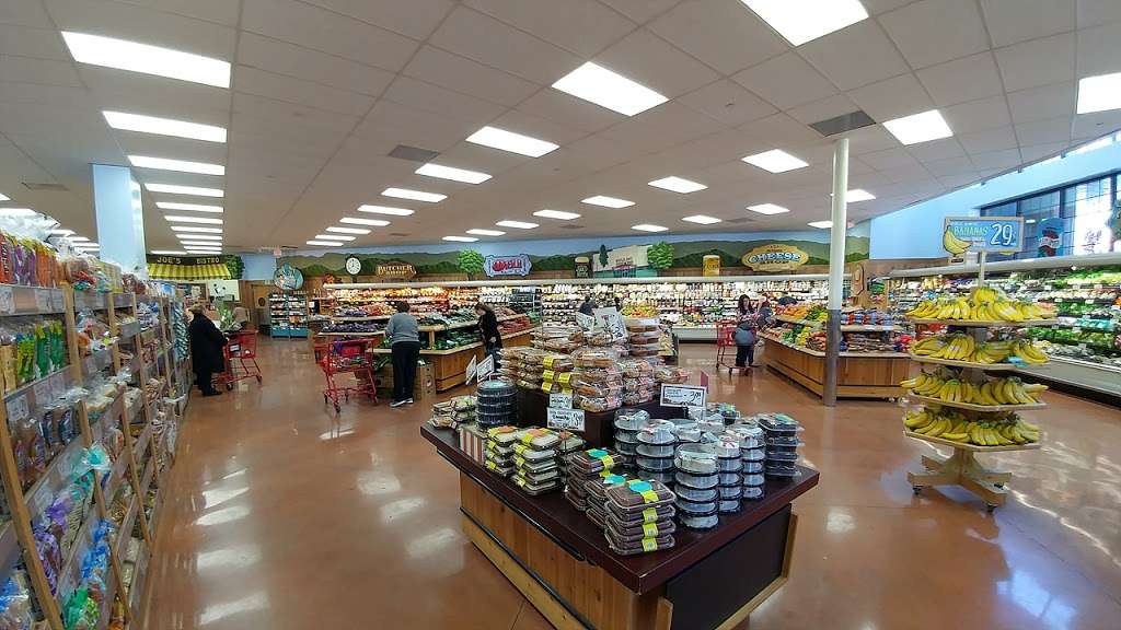 Trader Joes | 2462 Honolulu Ave, Montrose, CA 91020, USA | Phone: (818) 957-3613