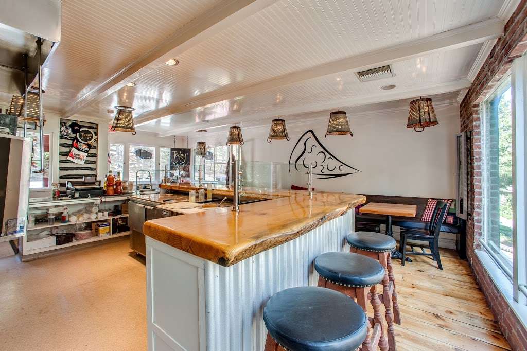 LouEddies Pizza | 28561 CA-18, Skyforest, CA 92385, USA | Phone: (909) 336-4931