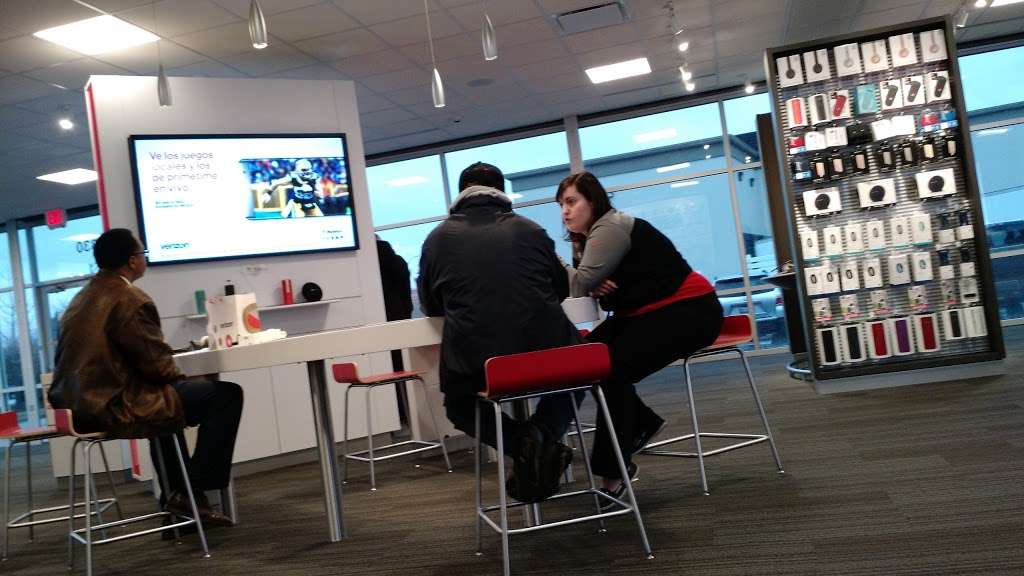 Verizon | 3330 Mall Loop Dr, Joliet, IL 60431 | Phone: (815) 439-5100