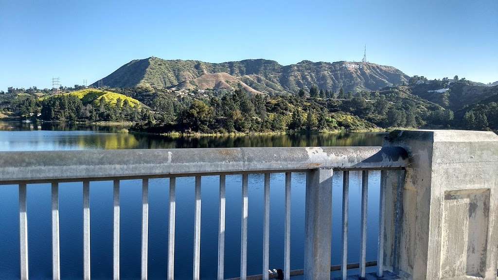 Hollywood Reservoir Trailhead | 6381-6399 Weidlake Dr, Los Angeles, CA 90068, USA