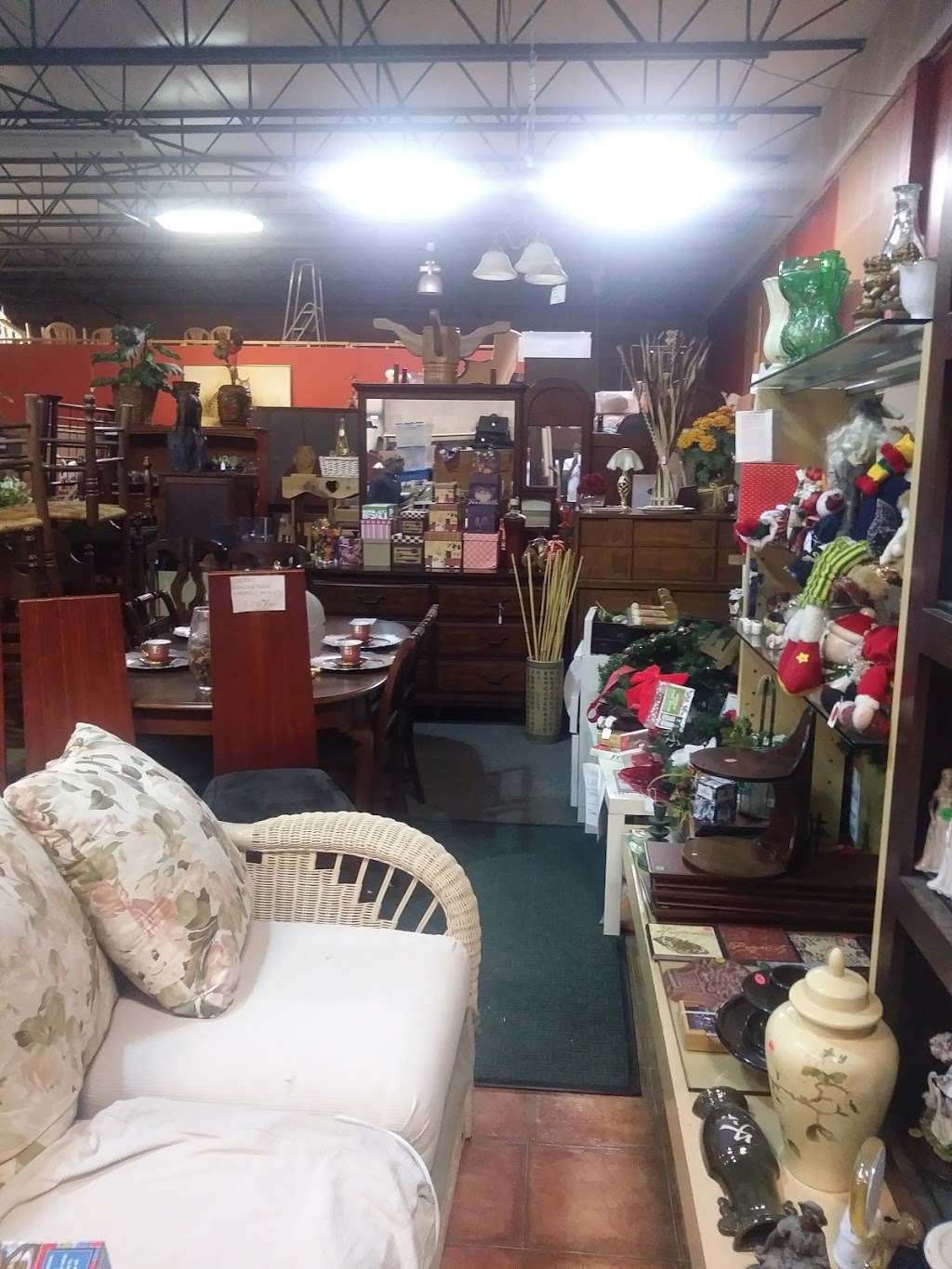 Treasure Chest Furniture | 2203A Commerce Rd, Forest Hill, MD 21050, USA | Phone: (443) 876-5233
