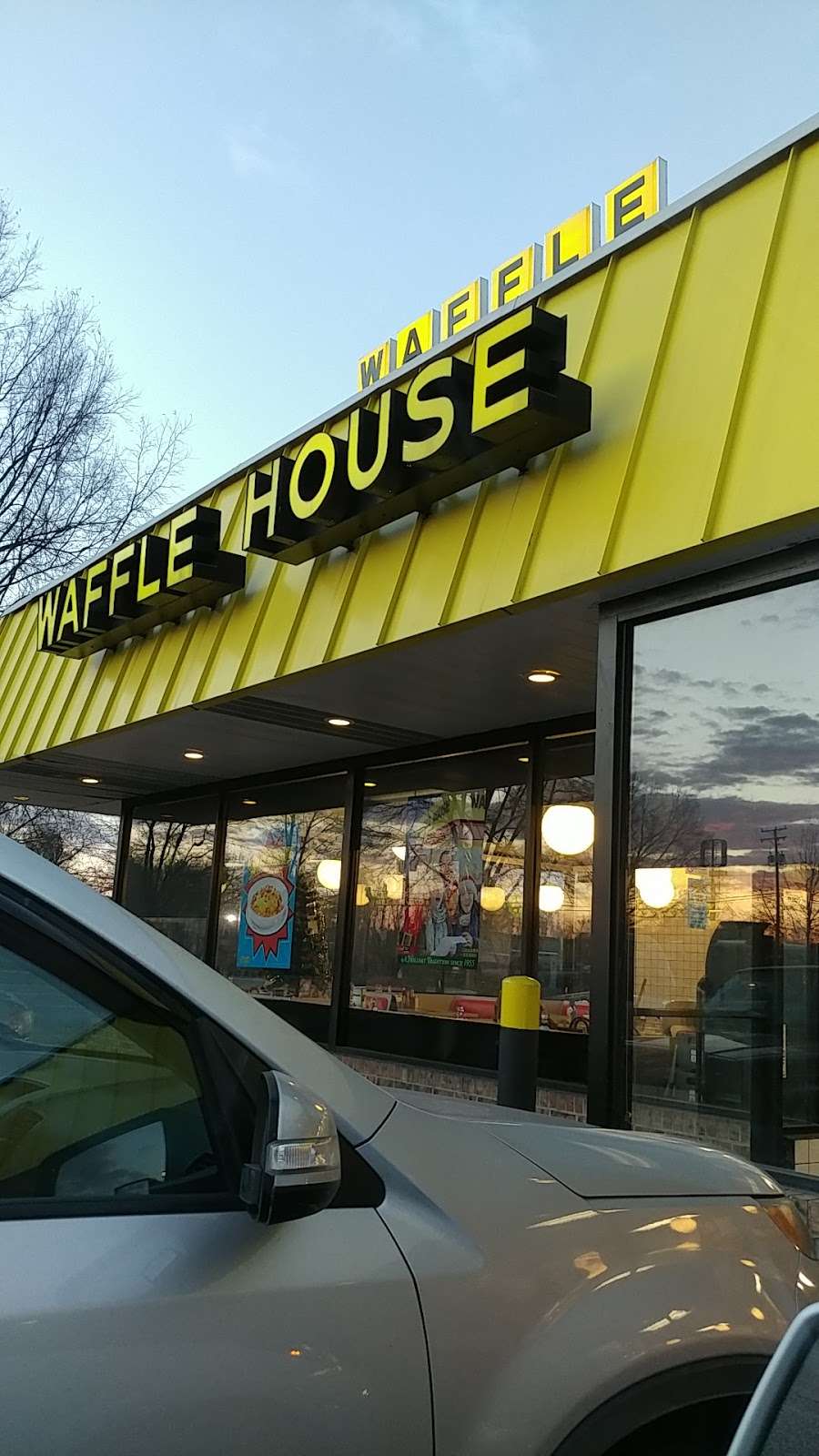 Waffle House | 808 England St, Ashland, VA 23005, USA | Phone: (804) 798-6677