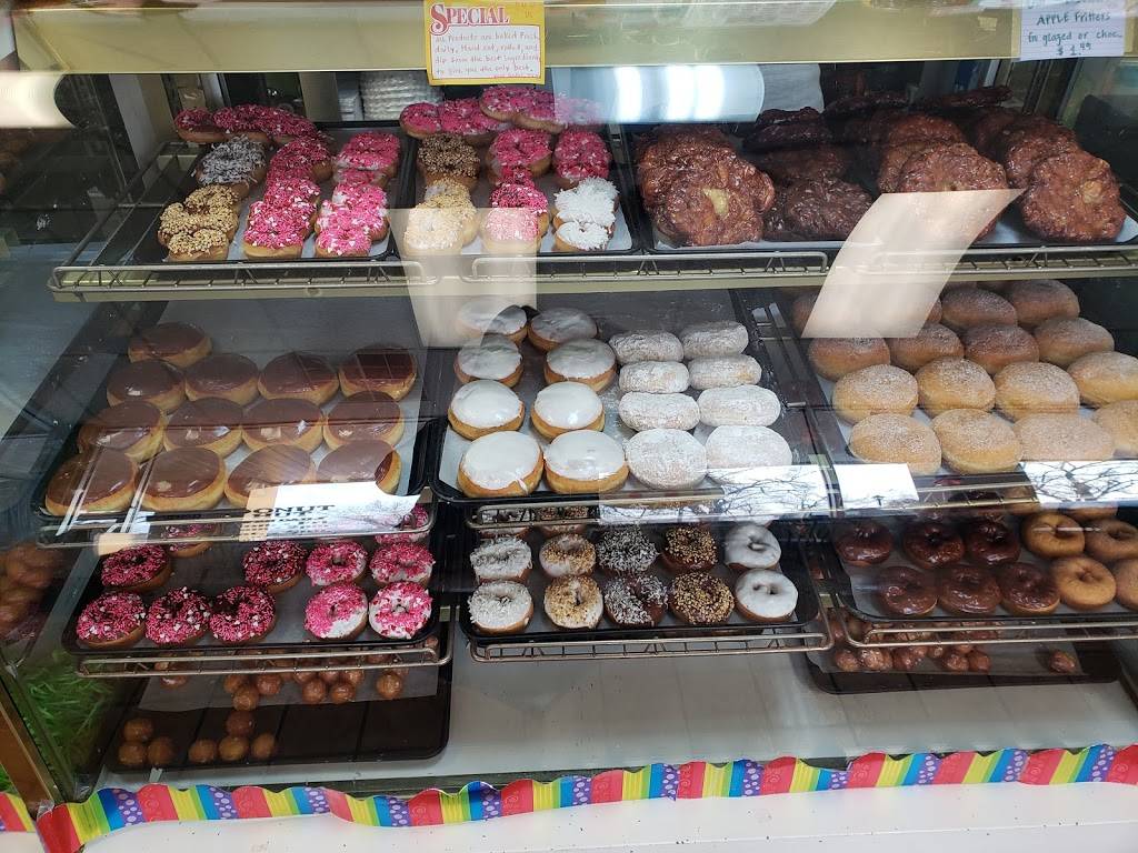 Donut Hut | 31 Little Canada Rd E, Little Canada, MN 55117, USA | Phone: (651) 481-0079