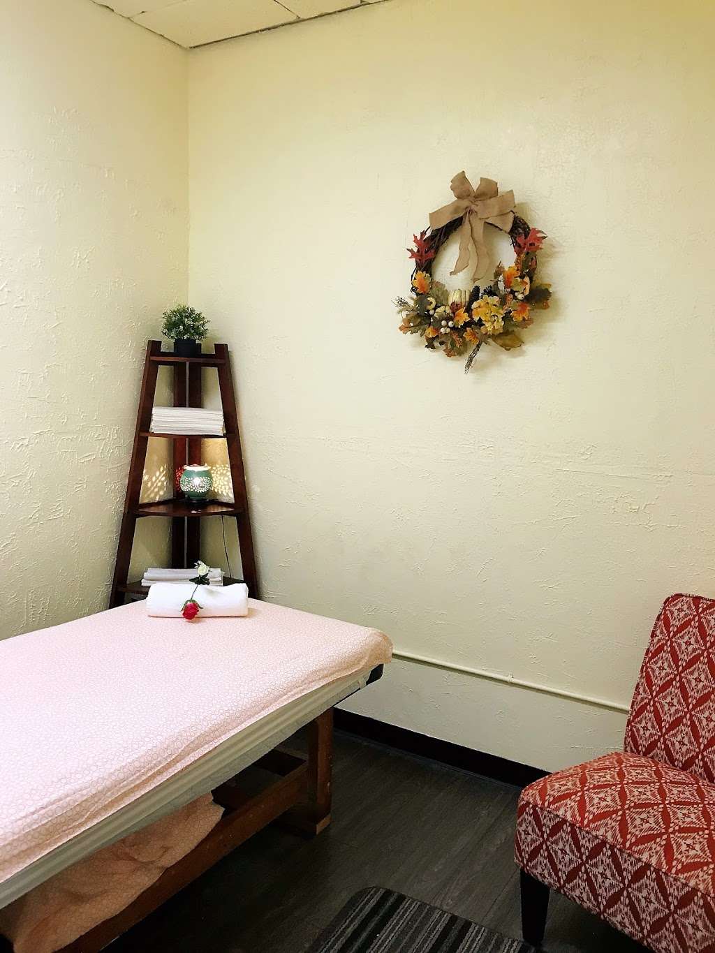 J&T Massage Spa | 14031 Lambert Rd, Whittier, CA 90605 | Phone: (562) 464-9886