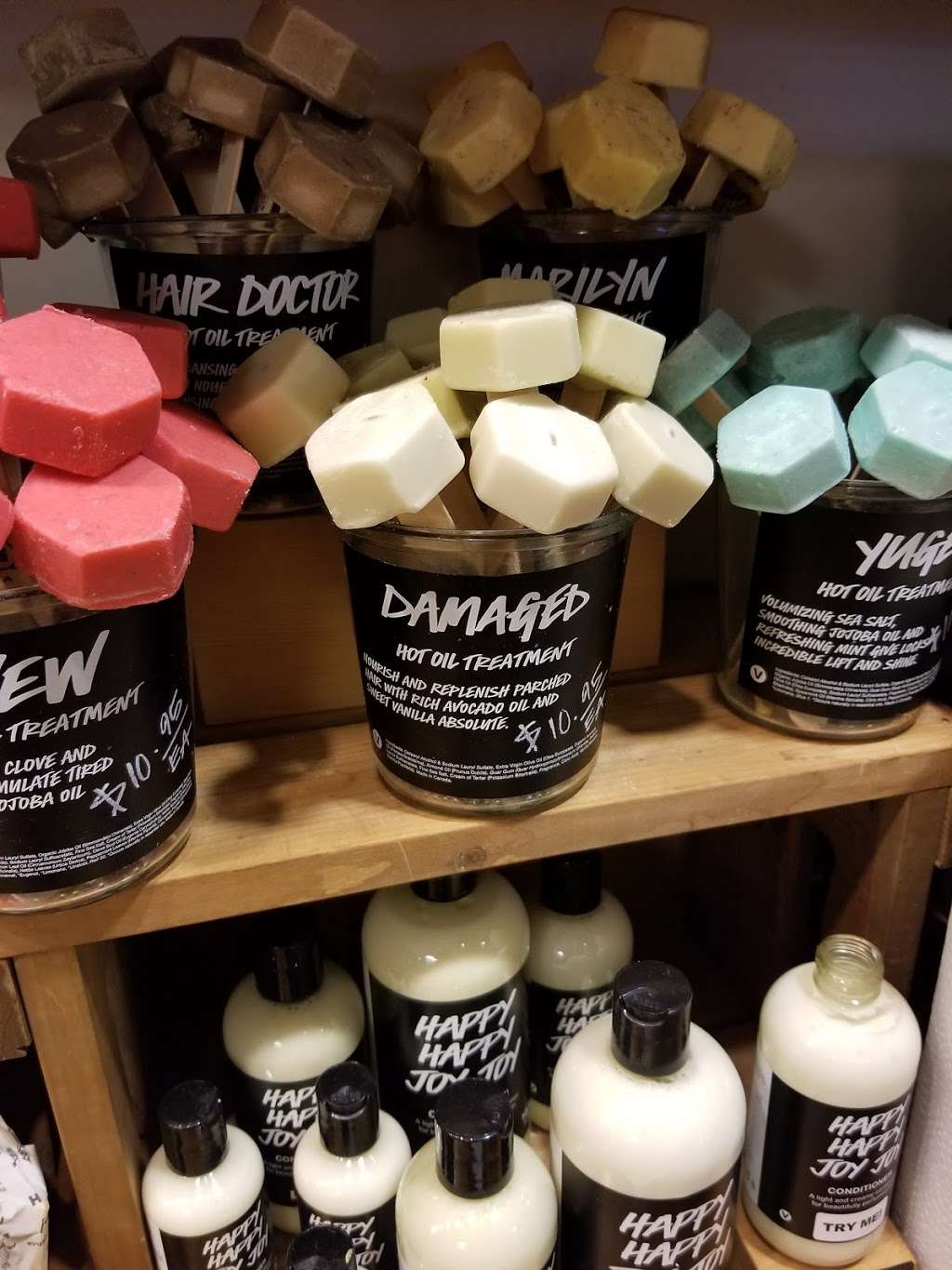 LUSH | 10300 Little Patuxent Pkwy #1950, Columbia, MD 21044, USA | Phone: (410) 730-1364