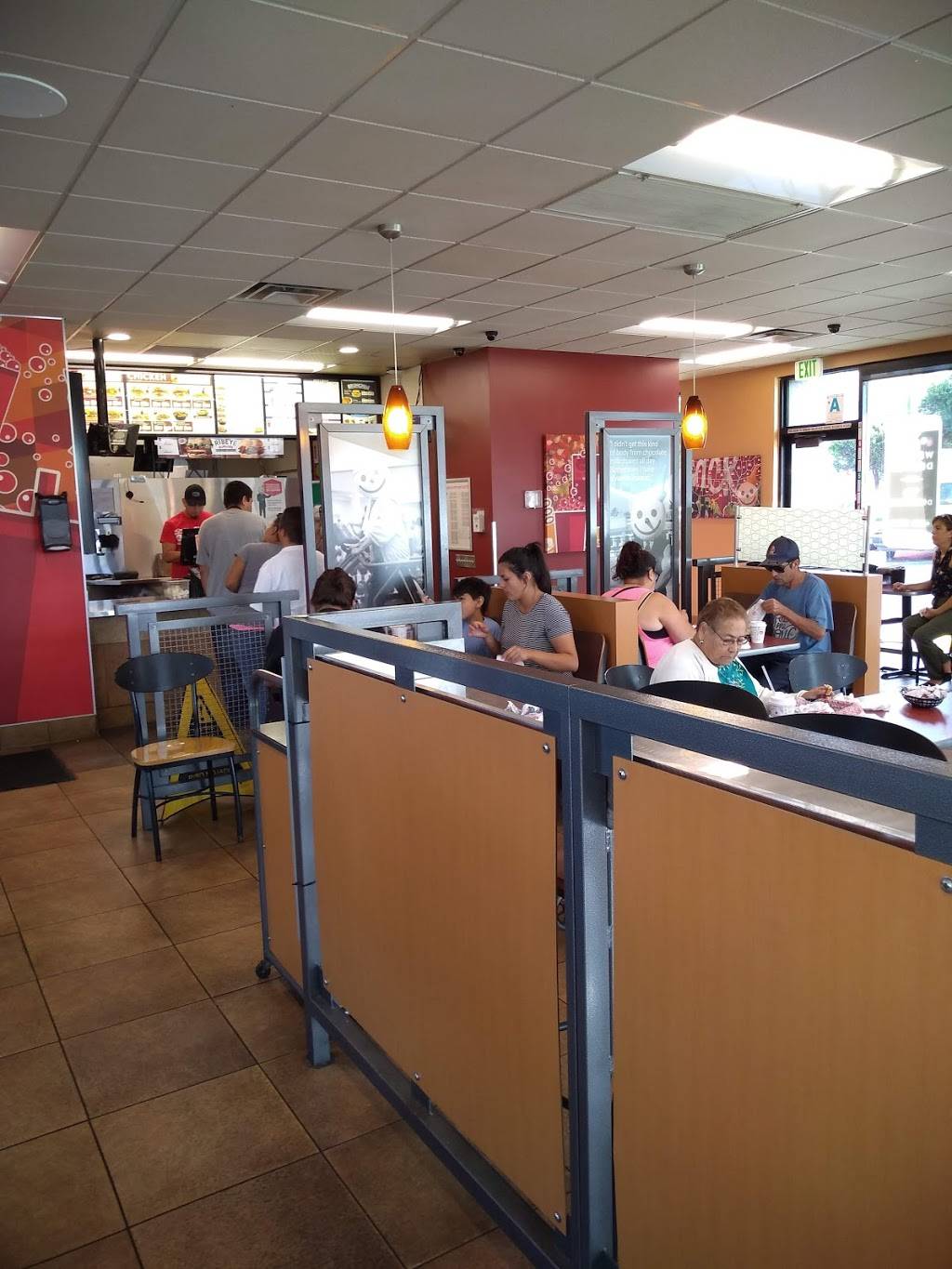 Jack in the Box | 1745 Highland Ave, National City, CA 91950, USA | Phone: (619) 477-6211