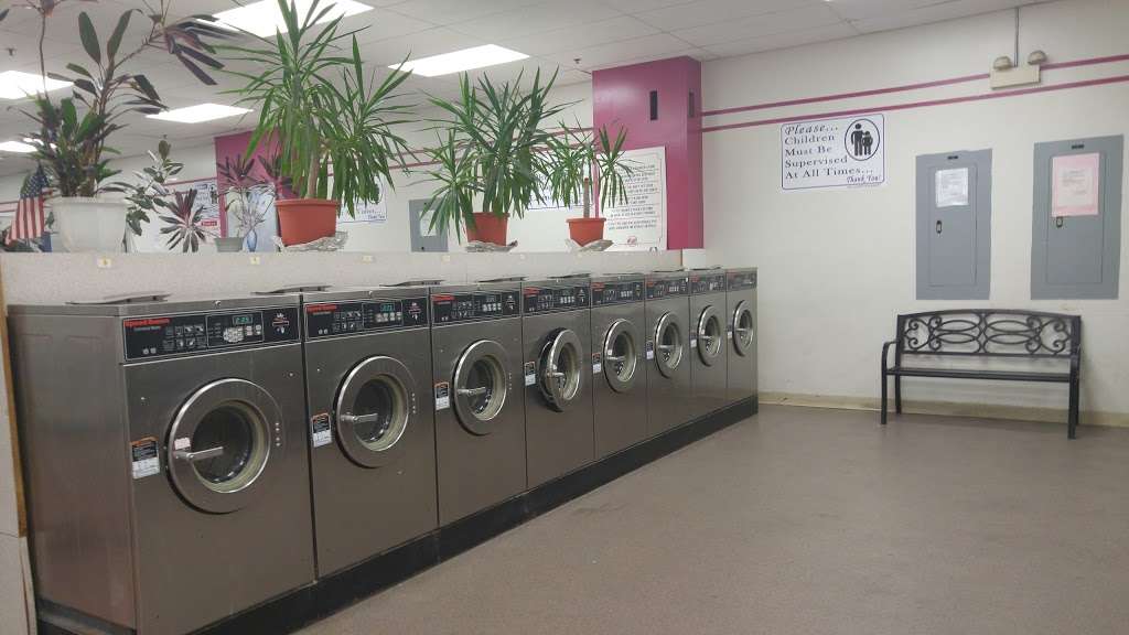 E-Z Laundry | 7558 N Western Ave, Chicago, IL 60645, USA | Phone: (773) 338-3142