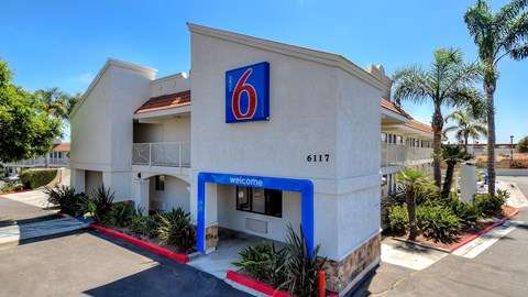 Motel 6 Carlsbad East CA | 6117 Paseo Del Norte, Carlsbad, CA 92011, USA | Phone: (760) 438-1242