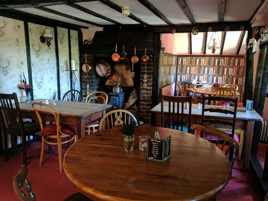 The Spotted Dog | 6 Saint’s Hill, Penshurst, Tonbridge TN11 8EG, UK | Phone: 01892 870253