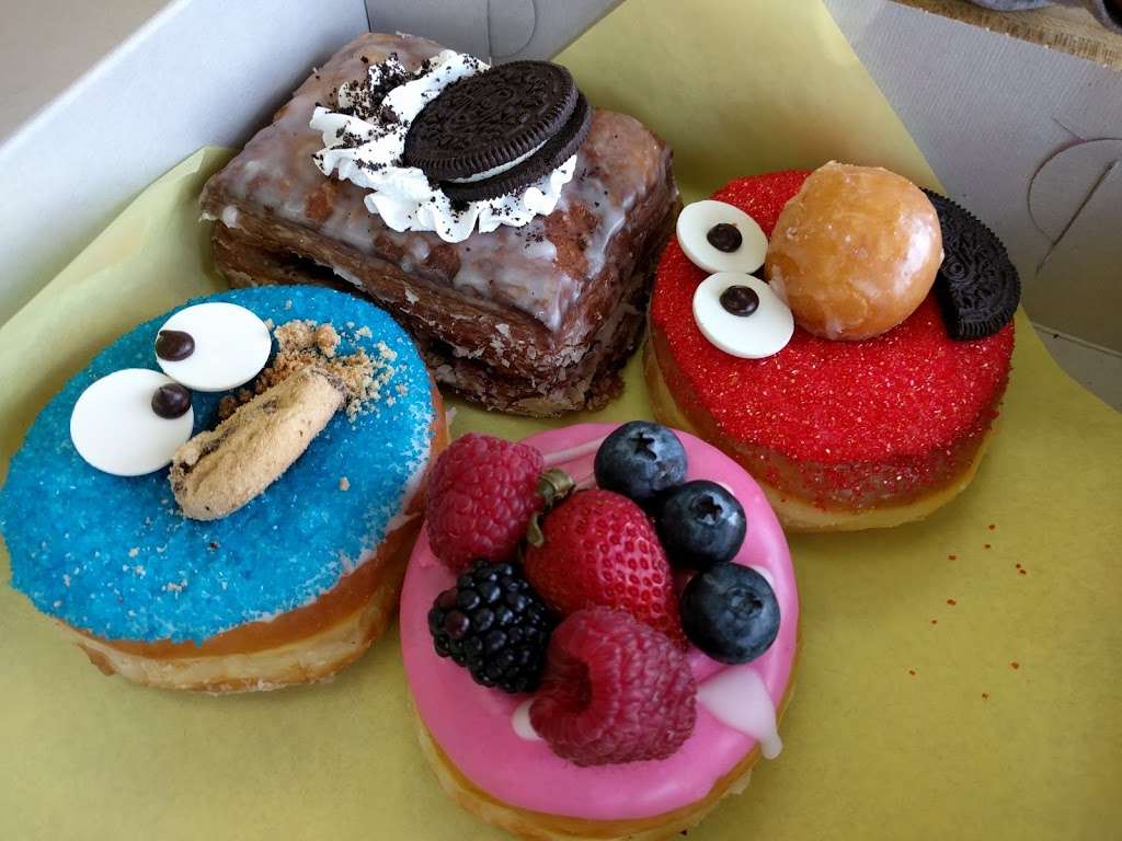 Colorado Donuts | #14, 1578 Colorado Blvd, Eagle Rock, CA 90041, USA | Phone: (323) 340-1962