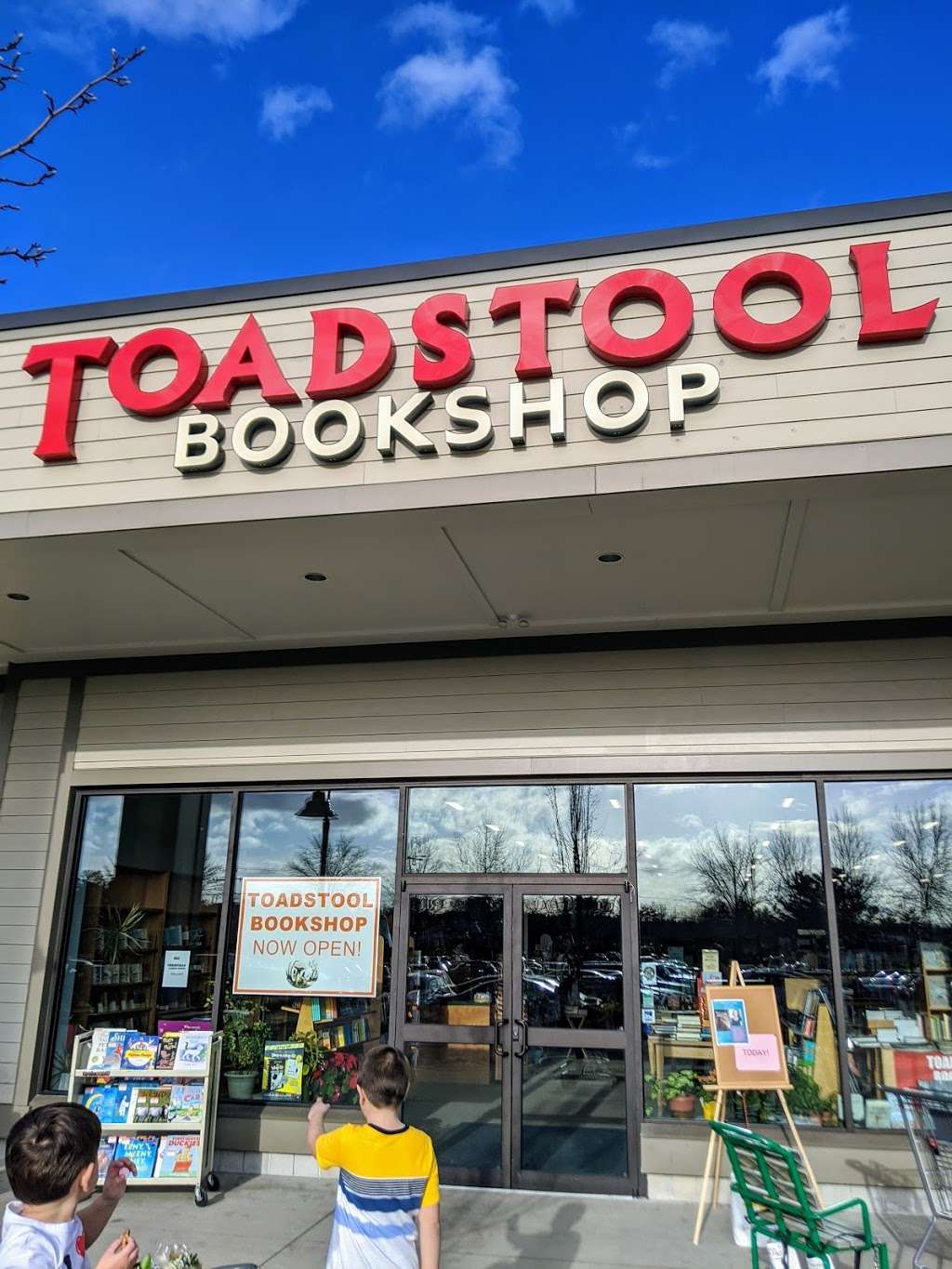 Toadstool Bookshop | Somerset Plaza, 375 Amherst St #101A, Nashua, NH 03063, USA | Phone: (603) 673-1734