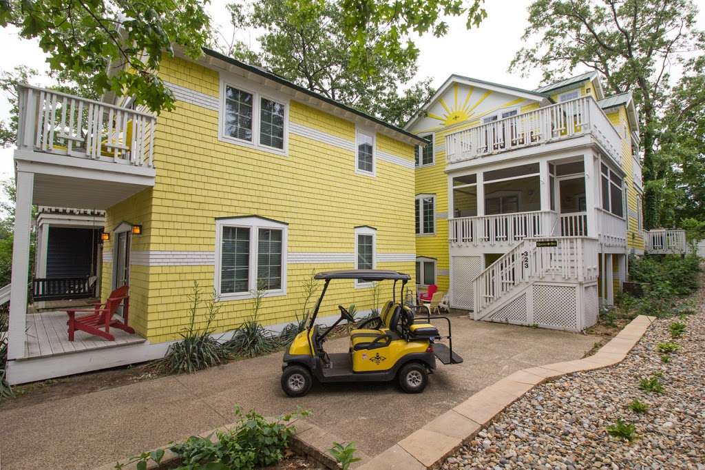 Beachwalk Vacation Rentals - Queen Bee & Buzz Inn Vacation Renta | 323 Childers Ln, Michigan City, IN 46360 | Phone: (800) 814-7501