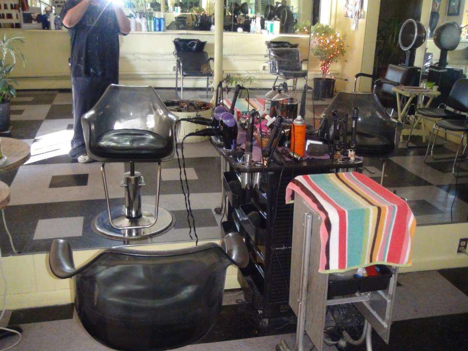 Connies Styling Salon | 541 E Liberty St, Chambersburg, PA 17201 | Phone: (717) 261-1692