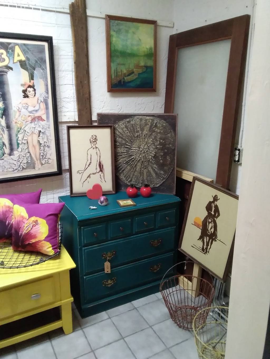 The Spunky Junkies | 7231 Central Ave, St. Petersburg, FL 33710, USA | Phone: (727) 800-5717