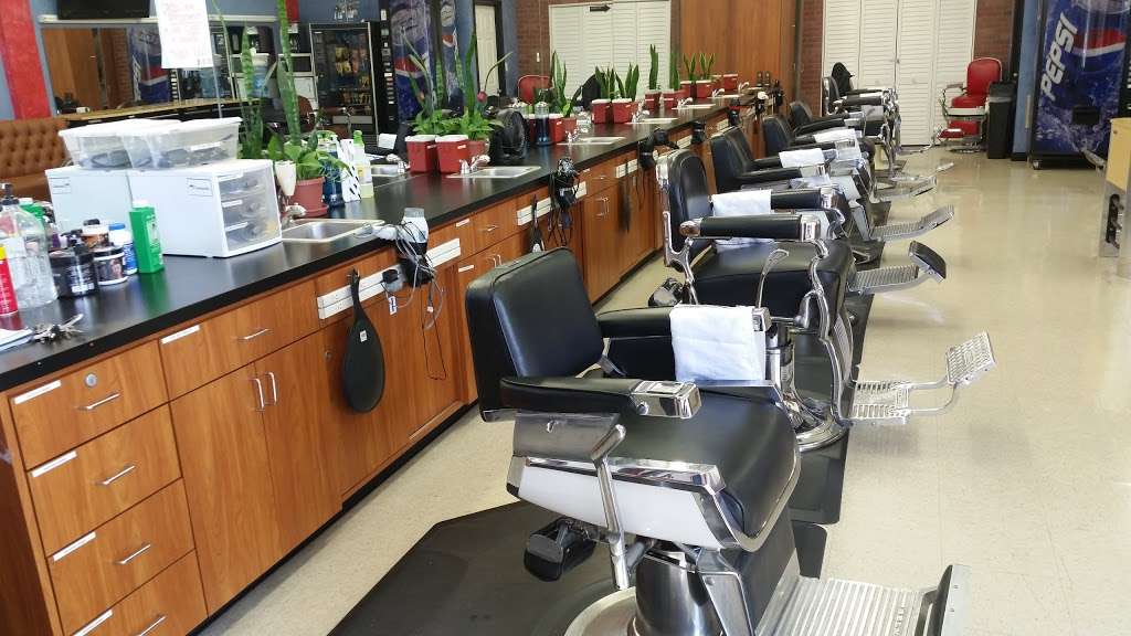 The Corner Barber Shop | 10635 Burbank Blvd, North Hollywood, CA 91601 | Phone: (818) 821-3741