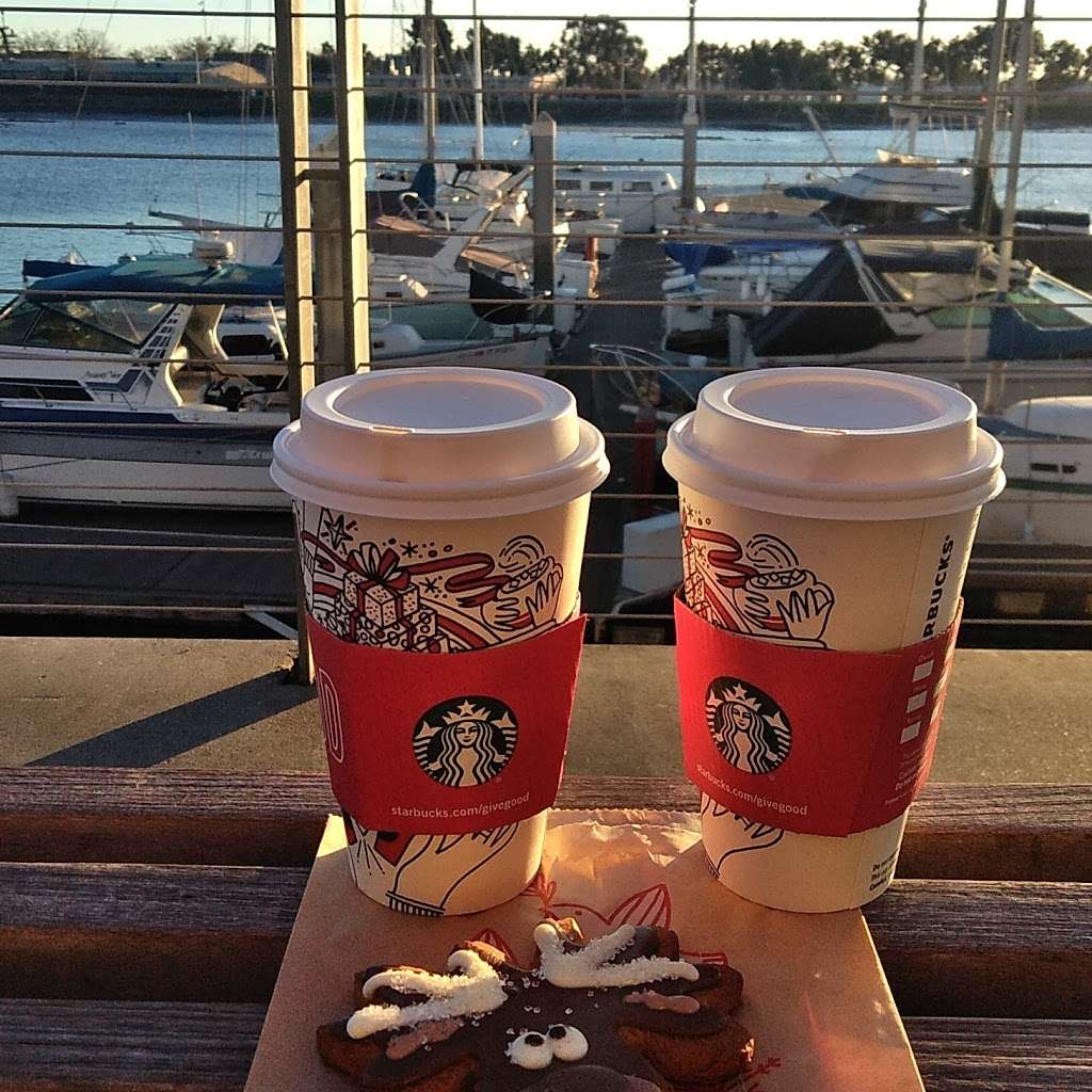 Starbucks | 1211 E Embarcadero, Oakland, CA 94606, USA | Phone: (510) 533-8287