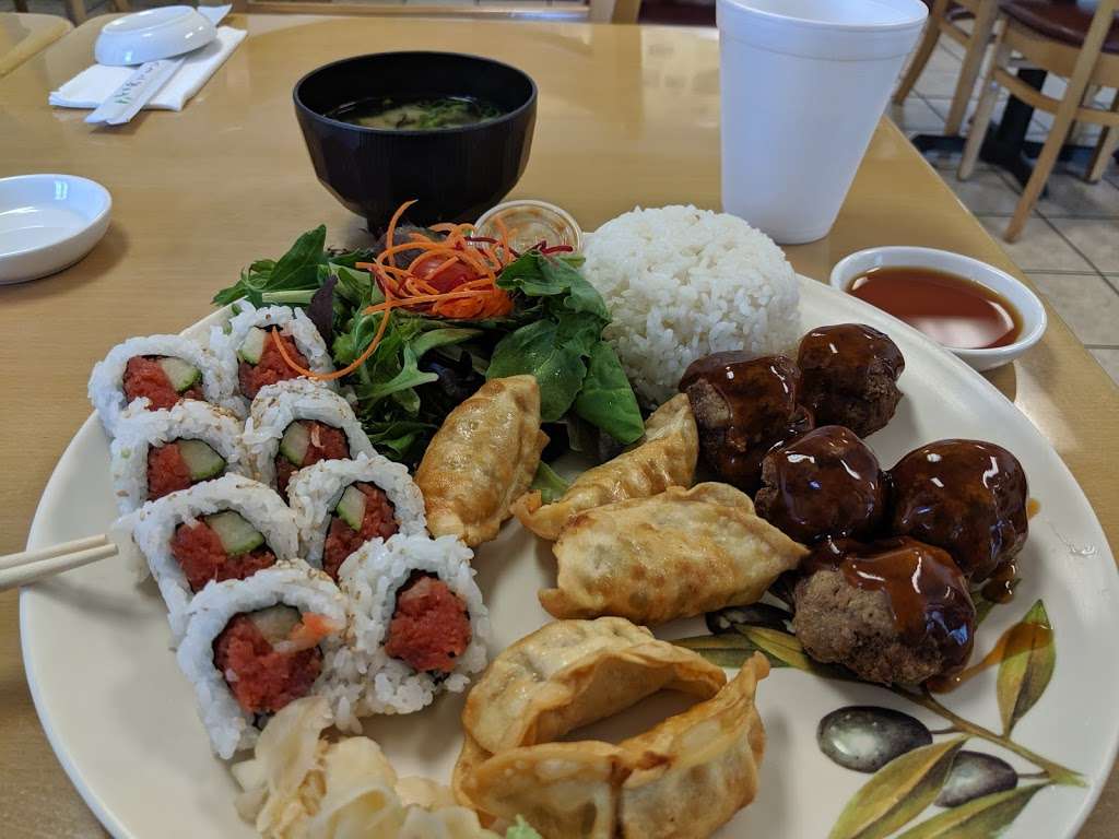 Sushi Island | 18539 S Western Ave, Gardena, CA 90248, USA | Phone: (310) 327-1644