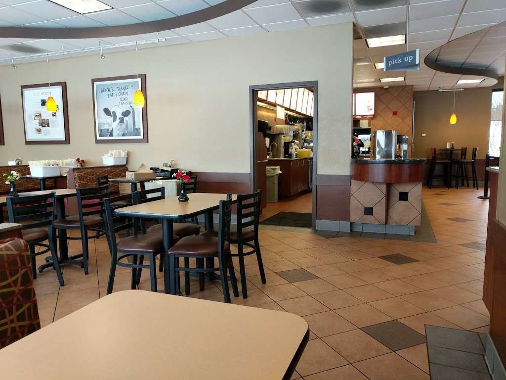 Chick-fil-A | 5600 S Parker Rd, Aurora, CO 80015, USA | Phone: (303) 766-9170