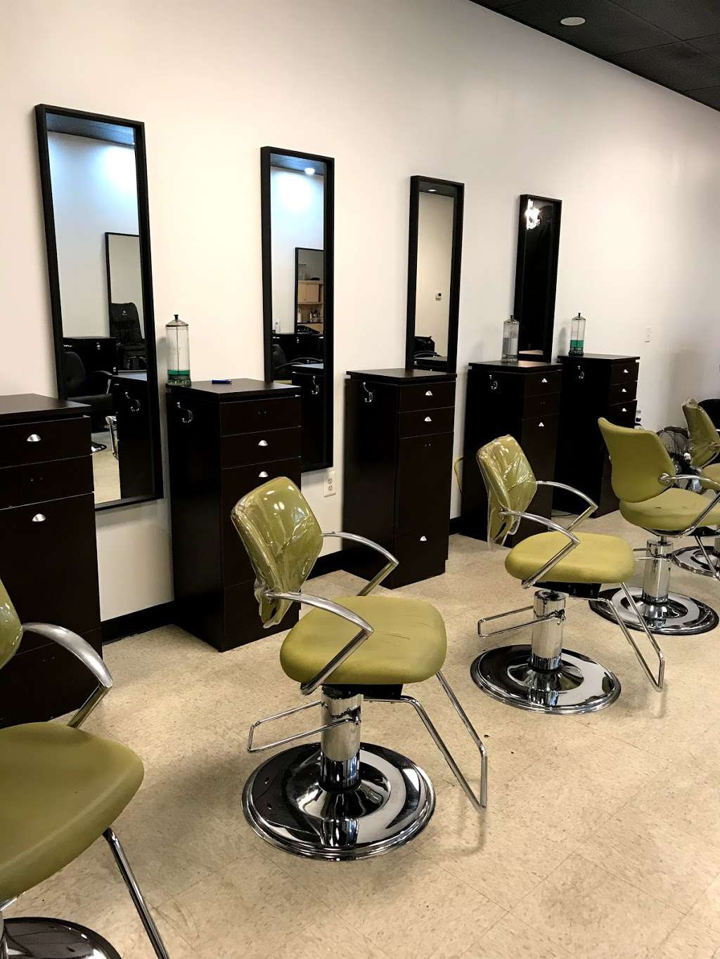 Albertine Couture Hair Salon | 305 Muddy Branch Rd, Gaithersburg, MD 20878, USA | Phone: (301) 765-4915