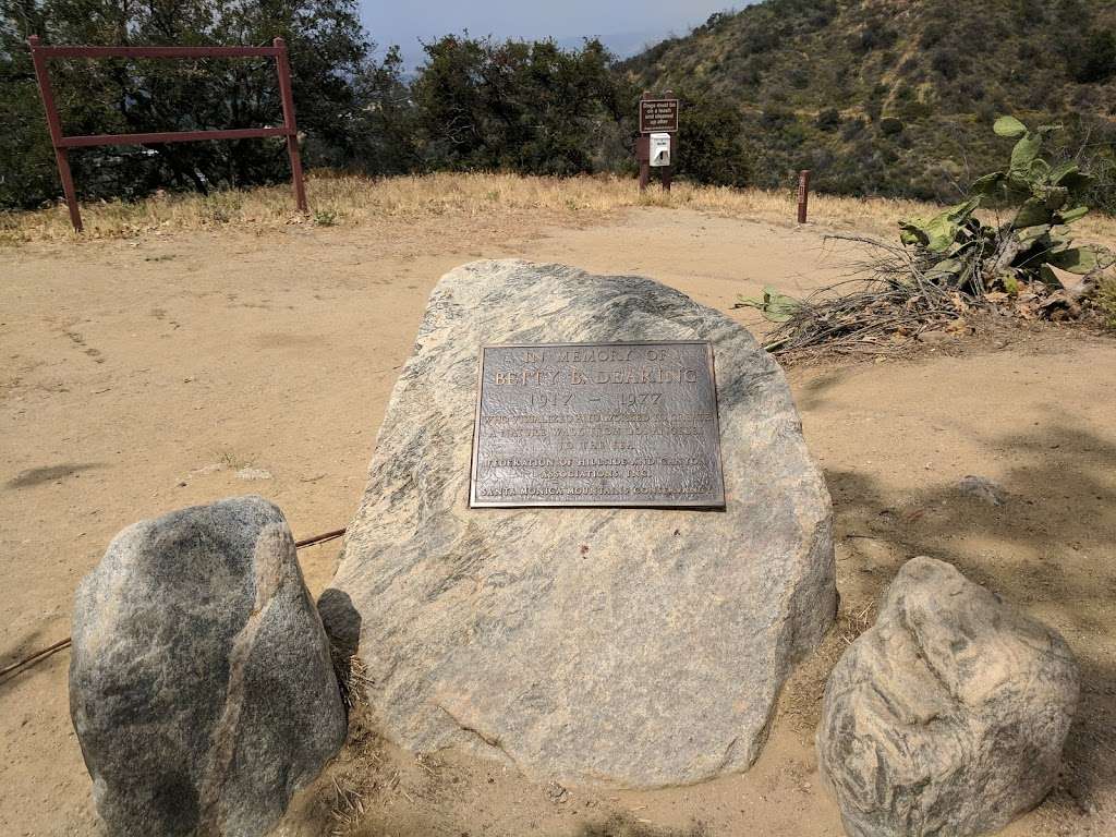 Nancy Hoover Pohl Overlook at Fryman Canyon | 8401 Mulholland Dr, Los Angeles, CA 90046, USA | Phone: (310) 858-7272
