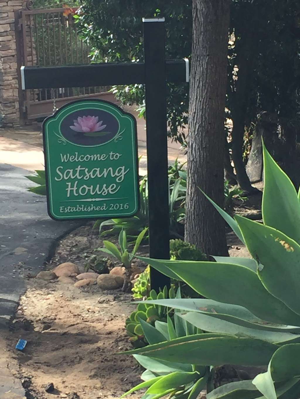 Satsang House | 4523 Sun Valley Rd, Del Mar, CA 92014 | Phone: (858) 248-0488