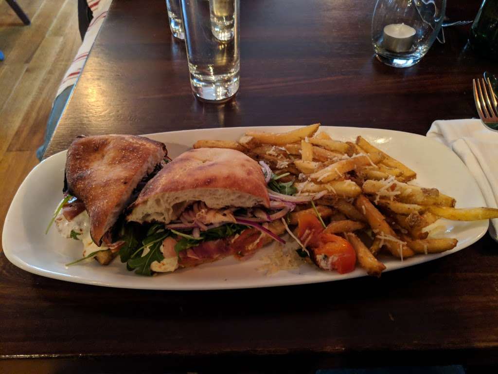 Bar Lucca | 729 E Hector St, Conshohocken, PA 19428, USA | Phone: (610) 825-2700