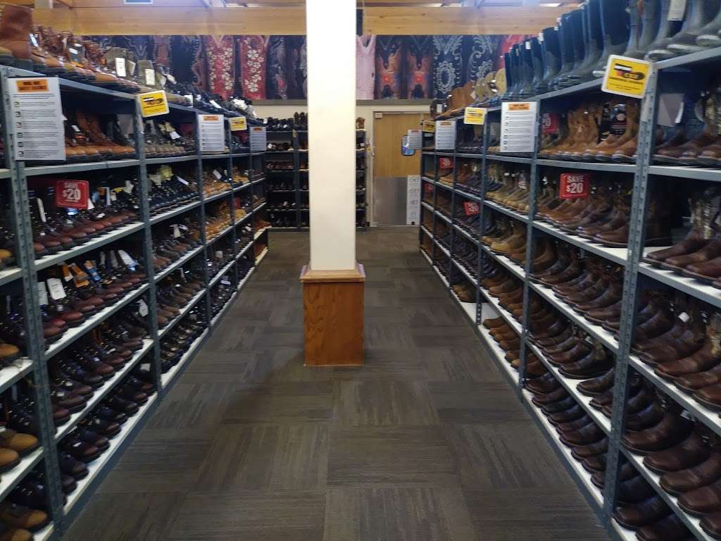 Boot Barn Shoe Store 14384 Lincoln St Thornton Co 80023 Usa