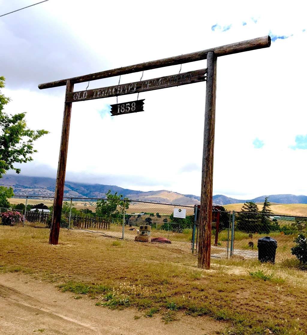 Old Tehachapi Cemetery | 22047-22101 Lilac St, Golden Hills, CA 93561, USA