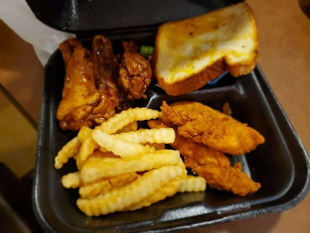 Zaxbys Chicken Fingers & Buffalo Wings | 2201 W Franklin Blvd, Gastonia, NC 28052 | Phone: (980) 888-4426