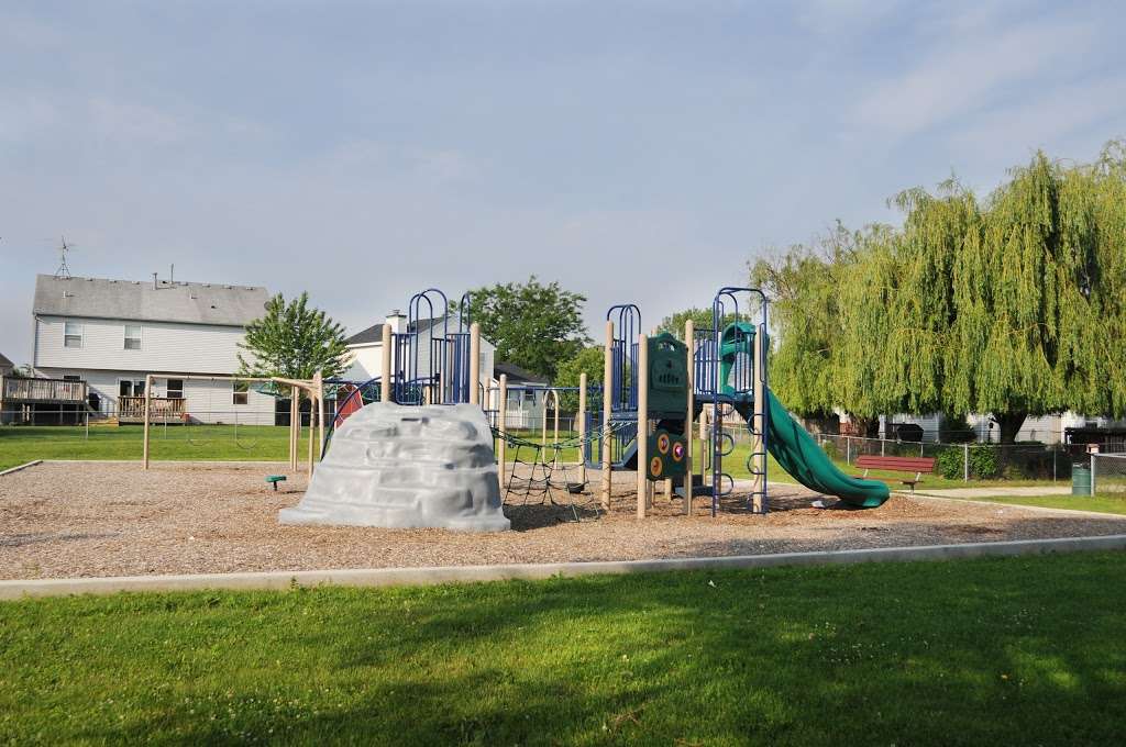 Willow Ridge Park - Round Lake Area Park District | 1866 Carl Dr, Round Lake Beach, IL 60073, USA | Phone: (847) 546-8558