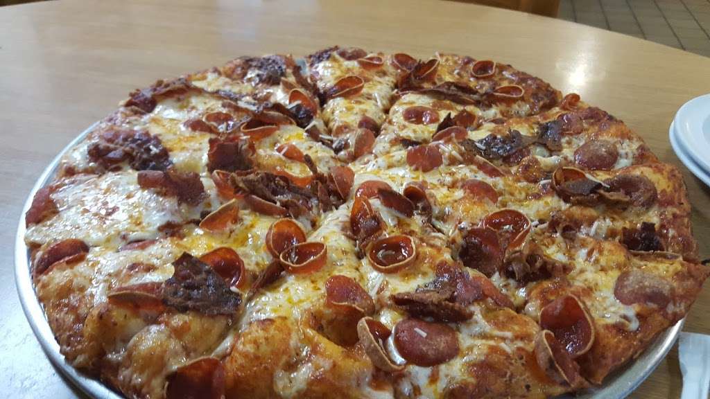 Round Table Pizza | 2351 McKee Rd, San Jose, CA 95116, USA | Phone: (408) 259-3940