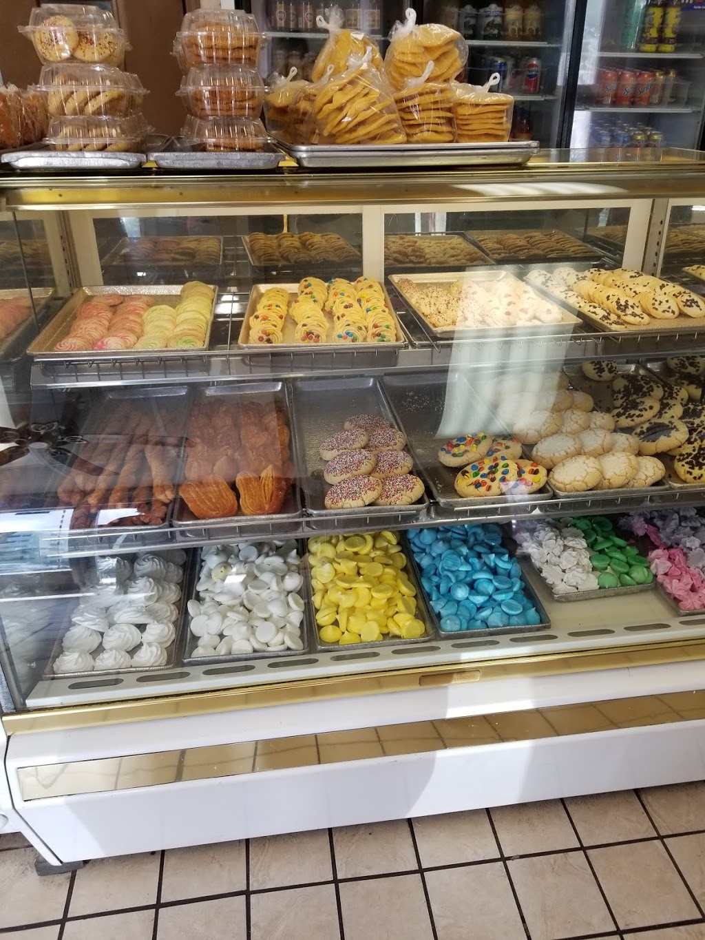 Vecky Bakery Hollywood | 7395 Davie Road Extension, Hollywood, FL 33024, USA | Phone: (954) 436-4022