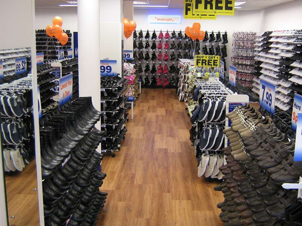 Shoe Zone | 17-19 Broad Walk, Harlow CM20 1HX, UK | Phone: 01279 454447