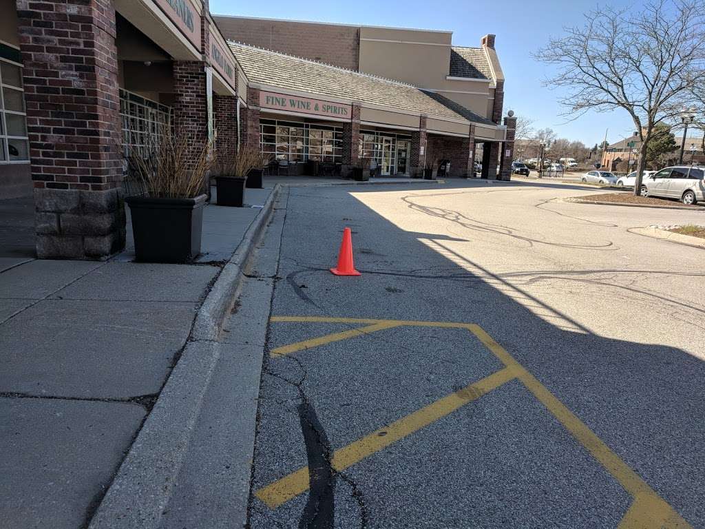 Sunset Corners Shopping Center | 825 S Waukegan Rd, Lake Forest, IL 60045, USA