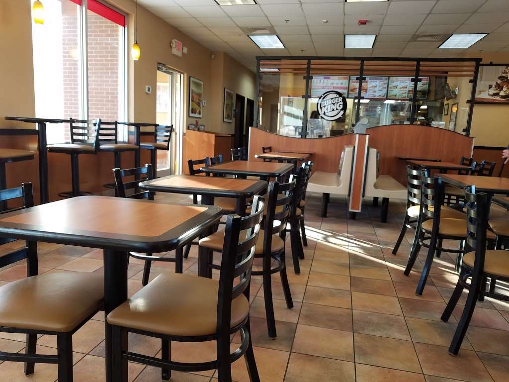 Burger King | Hwy, 1957 US-30, Montgomery, IL 60538 | Phone: (630) 844-6589