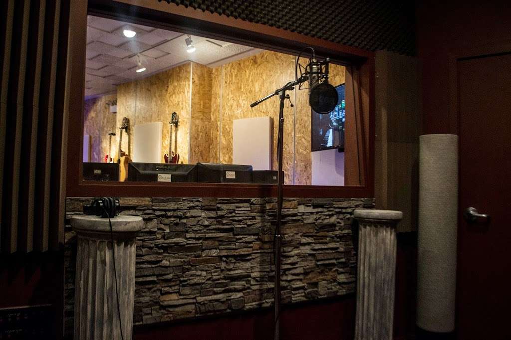 Clear Ear Studios | 1116 W 47th Pl, Chicago, IL 60609, USA | Phone: (708) 929-8745