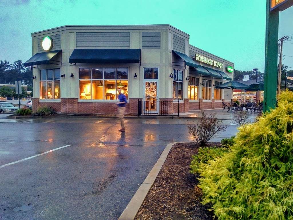 Starbucks | 985 US-1, Walpole, MA 02081 | Phone: (508) 668-2701