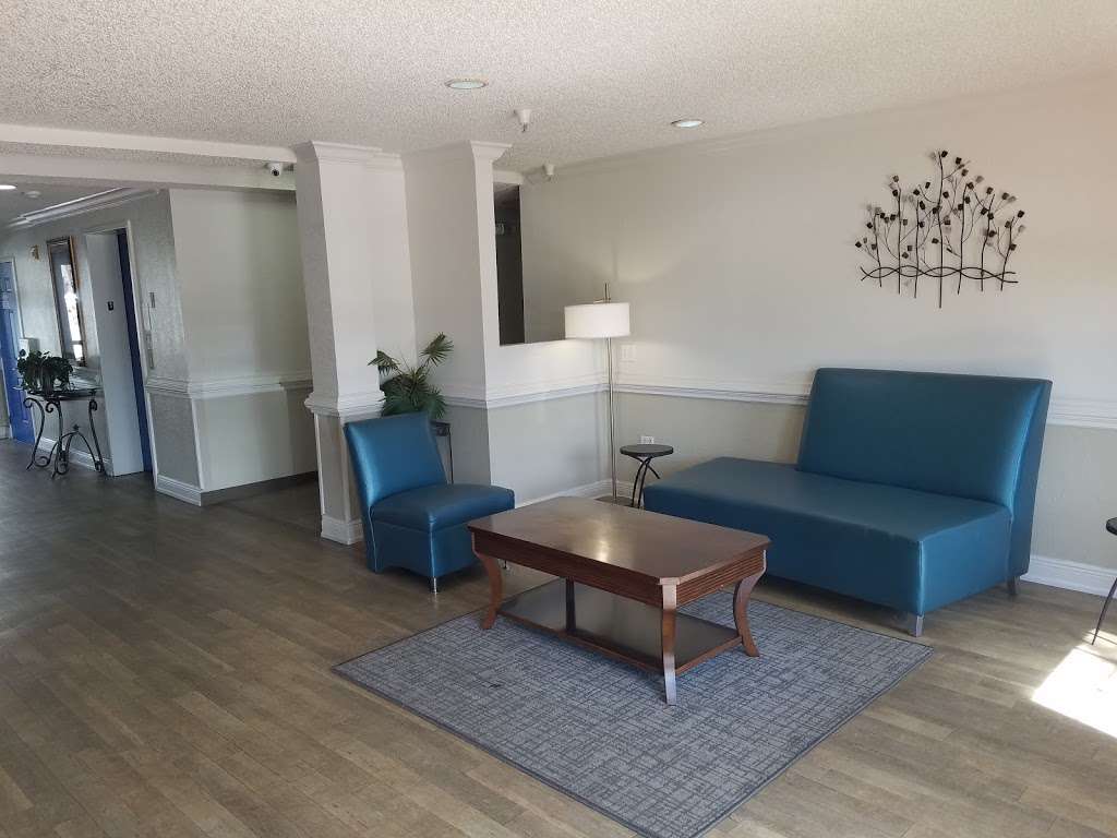 InTown Suites Extended Stay Orlando FL - University Blvd UCF | 11424 University Blvd, Orlando, FL 32817, USA | Phone: (407) 249-0044