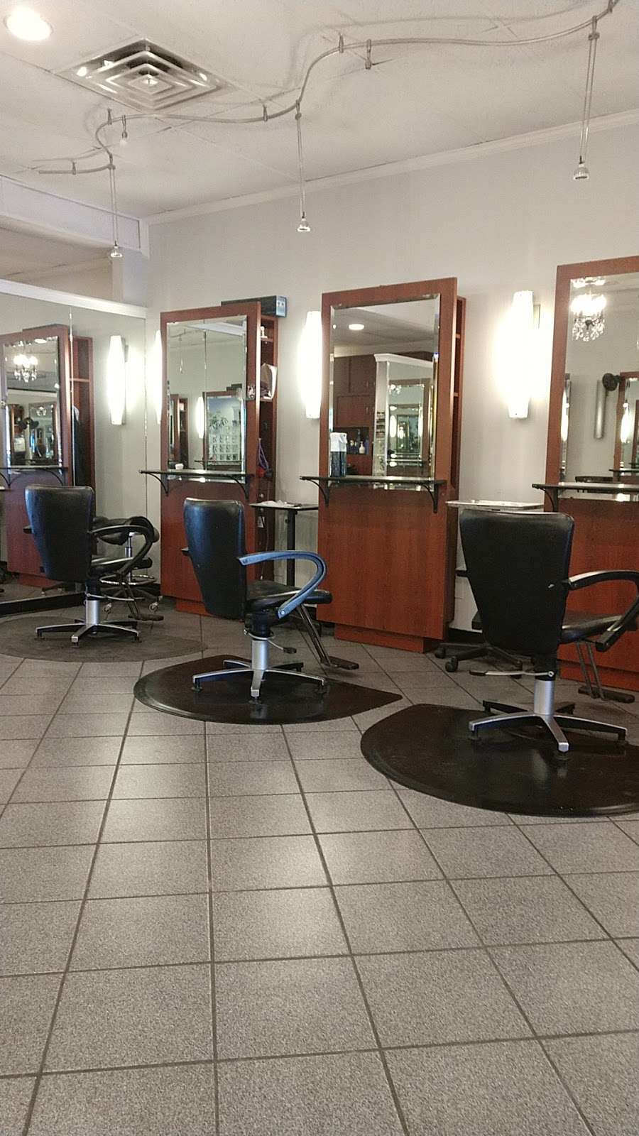 Blue Line Hair Studio | 1458 Buck Rd, Holland, PA 18966, USA | Phone: (215) 968-0555